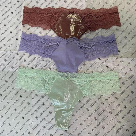Victoria’s Secret Lace-Trim Smooth Thong Panty - Picture 1 of 3